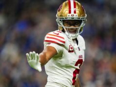 49ers Star envia mensagem de recrutamento para o notável agente livre WR San Francisco 49ers CB Deommodore Lenoir