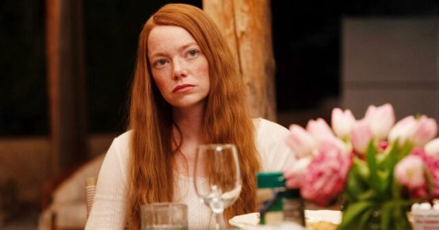 Amanda Seyfried em O Testamento de Ann Lee