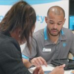 Site da AT&T em um telefone com bateria