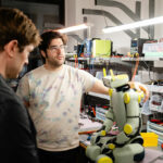 A Amazon acaba de comprar uma startup que fabrica robôs humanóides do tamanho de crianças