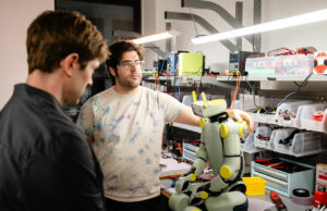 A Amazon acaba de comprar uma startup que fabrica robôs humanóides do tamanho de crianças A Amazon acaba de comprar uma startup que fabrica robôs humanóides do tamanho de crianças