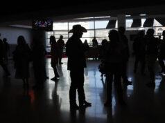 A Casa Branca incumbe o Partido Republicano de encontrar ‘americanos de verdade’ para promover sua besteira O presidente Donald Trump faz o discurso sobre o Estado da União em uma sessão conjunta do Congresso na Câmara da Câmara, no Capitólio dos EUA, em Washington, terça-feira, 24 de fevereiro de 2026. (Kenny Holston/The New York Times via AP, Pool)