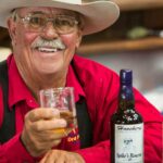 A Destilaria Hoochery coloca seus destilados em ordem com a produção no noroeste