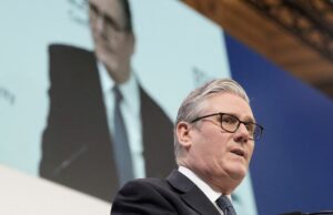 A Grã-Bretanha pergunta aos pais: as redes sociais deveriam ser proibidas para menores de 16 anos? Yahoo news home