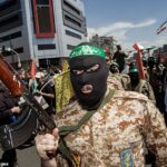 A Guarda Revolucionária do Irão ameaçou atacar empresas dos EUA em toda a região, apelando aos funcionários para evacuarem os locais