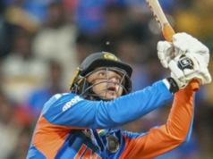 A Índia deixará Abhishek para a final? É improvável que a equipe faça a mudança por enquanto A Índia deixará Abhishek para a final? É improvável que a equipe faça a mudança por enquanto