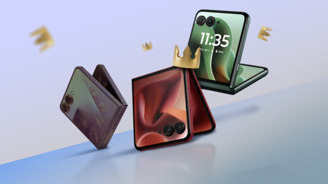 Smartphone Motorola Razr Fold com Moto Pen Ultra.