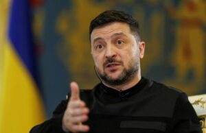 A Rússia tentou chantagear os EUA usando inteligência para o Irã, diz Zelenskiy Yahoo news home