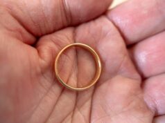 A aliança de casamento desaparece, a Internet não está preparada para onde será encontrada A aliança de casamento desaparece, a Internet não está preparada para onde será encontrada