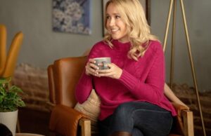 A atriz de ‘Scream 7’, Anna Camp, pede desculpas por compartilhar uma postagem que respondeu aos boicotes por causa da demissão de Melissa Barrera: ‘I Meant No Harm’ A atriz de 'Scream 7', Anna Camp, pede desculpas por compartilhar uma postagem que respondeu aos boicotes por causa da demissão de Melissa Barrera: 'I Meant No Harm'