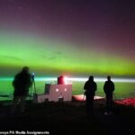 Fotógrafos e observadores de estrelas observaram a aurora boreal em Northumberland na sexta-feira