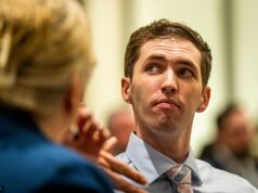 A bala usada para matar Charlie Kirk NÃO combinava com o rifle supostamente usado pelo suspeito Tyler Robinson, novas reivindicações judiciais Os advogados que representam o atirador acusado Tyler Robinson, 22 (foto em dezembro) alegaram que a bala usada para matar o comentarista conservador Charlie Kirk não correspondia ao rifle que ele supostamente usou