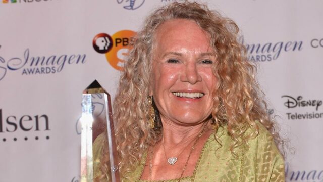A bilionária Christy Walton parece publicar um anúncio pedindo que 28º Prêmio Anual Imagen - Interior