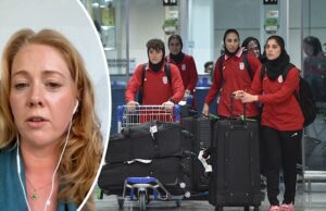 A bordo do voo com a seleção iraniana de futebol feminino A bordo do voo com a seleção iraniana de futebol feminino