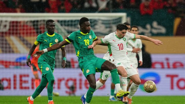A camisa do Senegal para a Copa do Mundo é A camisa do Senegal para a Copa do Mundo é uma característica de apenas uma estrela da Copa das Nações Africanas