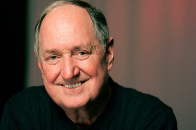 A causa da morte do icônico cantor e compositor Neil Sedaka foi revelada
