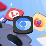 Logotipo do Google Chrome vestindo uma capa vermelha de super-herói, voando contra um céu azul com raios.