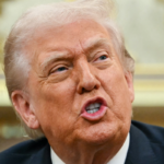 A classificação de aprovação de Donald Trump muda de direção com eleitores indecisos