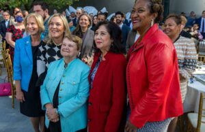 A corrida política mais importante de Los Angeles em 2026, da qual você nunca ouviu falar Os membros do conselho da Metro, Lindsey Horvath, Kathryn Barger, Jacquelyn Dupont-Walker e Hilda L. Solis em discussão em uma reunião do conselho da Metro.