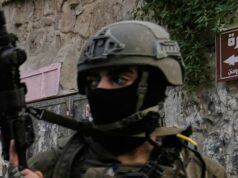 A crise que afasta as tropas israelitas da guerra com o Irão Soldados das FDI assumem posições durante um ataque do exército na cidade de Nablus, na Cisjordânia, no mês passado. Há avisos de que as forças israelitas estão a ficar demasiado sobrecarregadas.