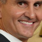 A era Josh D'Amaro da Disney começa após a transferência de Bob Iger