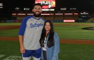 A esposa de Alex Vesia compartilha uma mensagem sincera evocando a filha atrasada em meio ao retorno GettyImages-2268721129 Alex Vesia