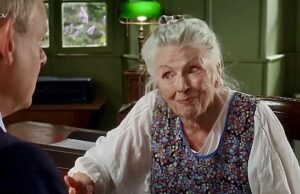 A estrela de Doc Martin, June Marlow, morta: a atriz, 95, falece com entes queridos ao seu lado, poucas semanas comemorando seu aniversário A estrela de Doc Martin, June Marlow, faleceu aos 95 anos, poucas semanas depois de comemorar seu aniversário