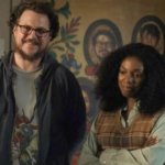 Gary é um ex-carteiro amigo de Teri.