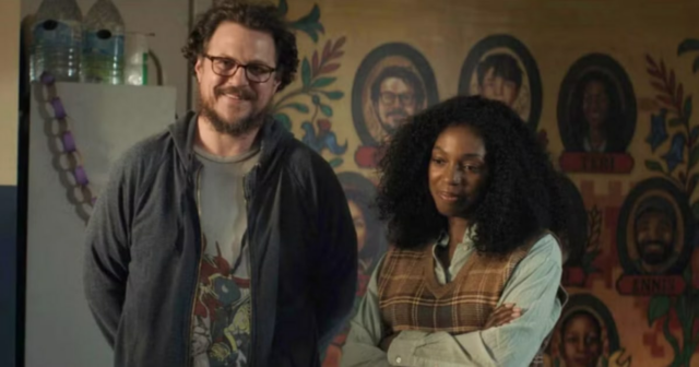 Gary é um ex-carteiro amigo de Teri.