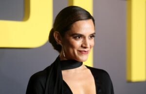 A estrela de ‘The Pitt’ Sepideh Moafi diz que seu primeiro agente ‘Queria que eu mudasse meu nome’: ‘Eu imediatamente disse F— Não’ A estrela de 'The Pitt' Sepideh Moafi diz que seu primeiro agente 'Queria que eu mudasse meu nome': 'Eu imediatamente disse F— Não'