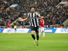 A estrela do Newcastle já ganhou o prêmio juvenil do Man Utd, agora ele infligiu a primeira derrota de Michael Carrick A estrela do Newcastle já ganhou o prêmio juvenil do Man Utd, agora ele infligiu a primeira derrota de Michael Carrick