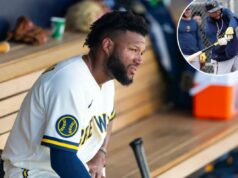 A estrela dos Brewers, Jackson Chourio, fica fora de um mês devido à lesão no dia de abertura O outfielder do Milwaukee Brewers, Jackson Chourio, no banco de reservas durante um jogo de treinamento de primavera.
