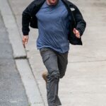 Alan Ritchson estava armado com uma câmera corporal quando brigou com seu vizinho Ronnie Taylor no domingo. A filmagem, compartilhada no TikTok, dá uma visão mais ampla do que realmente aconteceu entre os dois homens antes da altercação se tornar sangrenta; visto atirando em Reacher em junho