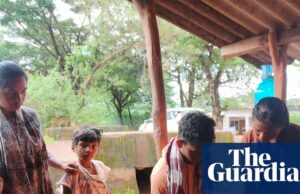 A força de trabalho dispersa da Índia: o chatbot que mantém as famílias em contato durante emergências A força de trabalho dispersa da Índia: o chatbot que mantém as famílias em contato durante emergências