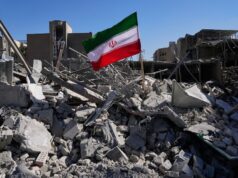 A guerra de Trump com o Irã recebe críticas frias de influenciadores amigos do MAGA Desenho animado de Clay Bennett