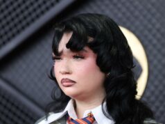 A hitmaker ‘Messy’ Lola Young está de volta e se recuperando depois que problemas de vício levaram ao colapso no palco A hitmaker 'Messy' Lola Young está de volta e se recuperando depois que problemas de vício levaram ao colapso no palco