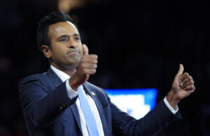 A impopularidade de Trump pode virar este estado vermelho O senador norte-americano Sherrod Brown, D-Ohio, fala com apoiadores em um comício de campanha, sábado, 5 de outubro de 2024, em Cincinnati. (Foto AP/Jeff Dean)