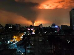 A invasão terrestre do Irão pelos EUA pode não ser suficiente para derrubar o regime iraniano: relatório Fumaça e chamas subindo dos ataques aéreos em Teerã na noite de sábado (horário local).