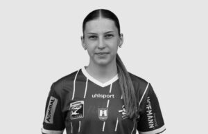 A jogadora de futebol austríaca Alexandra Wimmer morre aos 20 anos em um acidente horrível A jogadora de futebol austríaca Alexandra Wimmer morre aos 20 anos em um acidente horrível