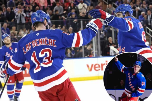 Mika Zibanejad (à direita) parabeniza Alexis Lafrenière após um de seus três gols na vitória do Rangers por 4 a 0 sobre o Flames em 10 de março de 2026, no Garden.