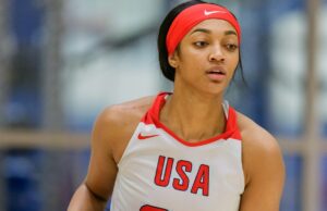 A mãe de Angel Reese expressa frustração após quase expulsão do time dos EUA Team USA forward Angel Reese