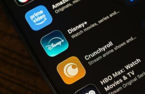 À medida que as taxas de assinatura de streaming aumentam, mais consumidores optam por pagar menos e assistir a anúncios À medida que as taxas de assinatura de streaming aumentam, mais consumidores optam por pagar menos e assistir a anúncios
