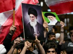A morte de Khamenei abre um capítulo incerto para a teocracia entrincheirada do Irão A morte de Khamenei abre um capítulo incerto para a teocracia entrincheirada do Irão