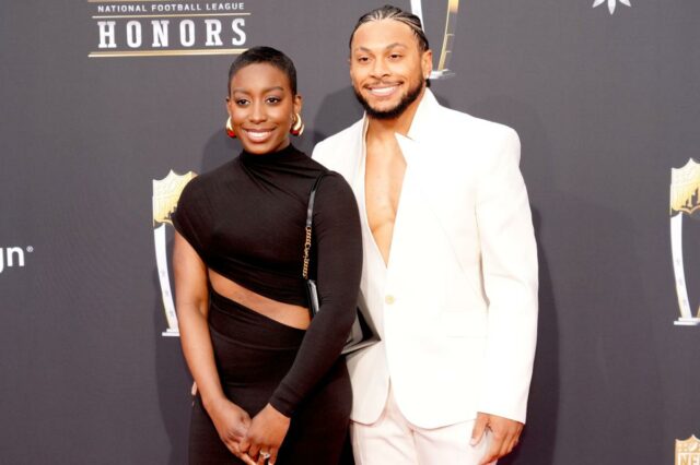 A noiva da estrela dos Buccaneers correu para ajudar a (Da esquerda para a direita) Tessa Mpagi e Antoine Winfield Jr. participam do 13º Annual NFL Honors no Resorts World Theatre em 8 de fevereiro de 2024 em Las Vegas, Nevada.