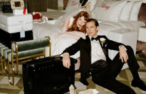 A nova coleção de casamento da Away apresenta roupões personalizados, etiquetas de bagagem, bagagem e muito mais Coleção de casamento fora de casa, bagagem, etiquetas de bagagem: compre online