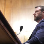 A nova escolha de Trump no DHS pode ser pior do que Kristi Noem