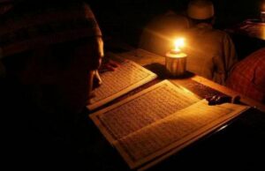 A prioridade de ler e terminar o Alcorão no mês do Ramadã, prática que se aproxima da noite de Qadr A prioridade de ler e terminar o Alcorão no mês do Ramadã, prática que se aproxima da noite de Qadr