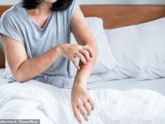 A razão sombria e arrepiante pela qual você não consegue parar sua coceira e fungadela noturna (e as 11 soluções que vão contra TUDO que lhe disseram) Nesta época do ano, quando está frio e ficamos presos em casa com o aquecimento ligado e as janelas fechadas, os ácaros estão em alta nas roupas de cama, almofadas, cortinas, tapetes e outros estofados.