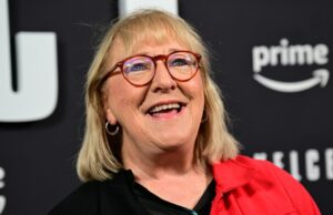 A reforma da casa de Donna Kelce se torna viral e o filho Jason não consegue evitar a intervenção A reforma da casa de Donna Kelce se torna viral e o filho Jason não consegue evitar a intervenção