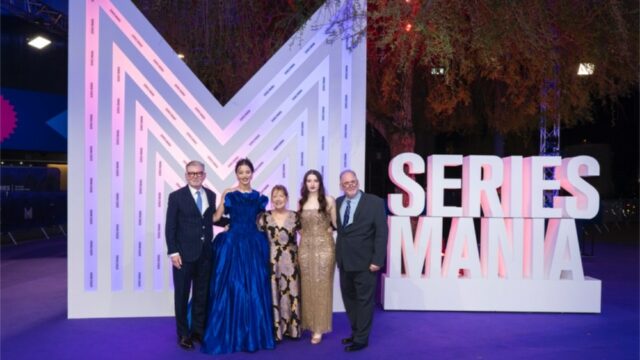 A sequência de 'The Handmaid's Tale' aborda as mulheres privilegiadas A sequência de 'The Handmaid's Tale' aborda as mulheres privilegiadas de Gilead, afirma a equipe de 'The Testaments' na Series Mania: 'É um novo mundo'